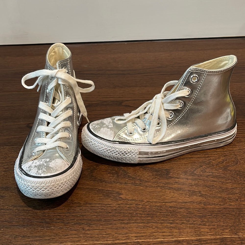 Convers Girls Silver High Tops Sneakers Size 5.5